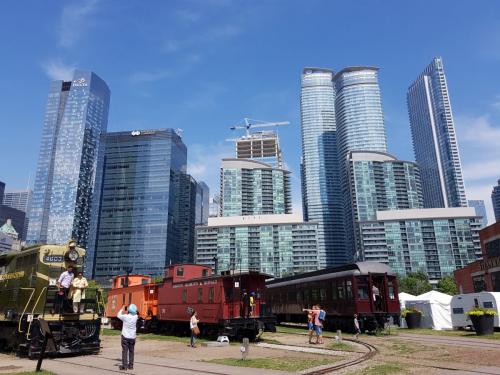 20190807 150830Le Rogers Centre bordé de gratte-ciels