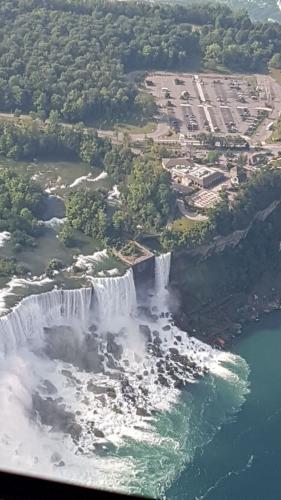 20190808 091241Les chutes vues depuis hélicoptère