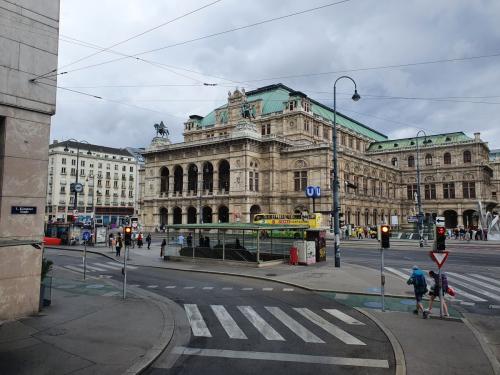 20220710 094240L'Opéra National