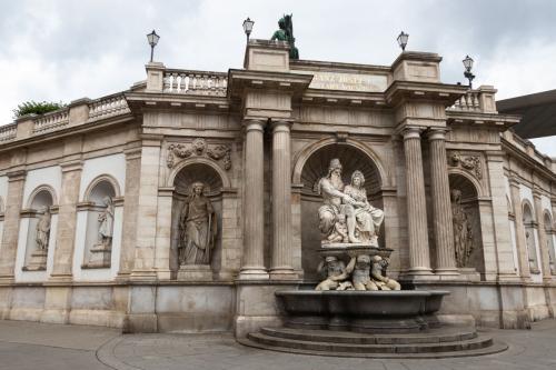 IMG 3047-13Fontaine attenante à l'Albertina Museum