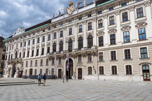 IMG 3189-47L'entée du Sissi Museum dans le Hofburg